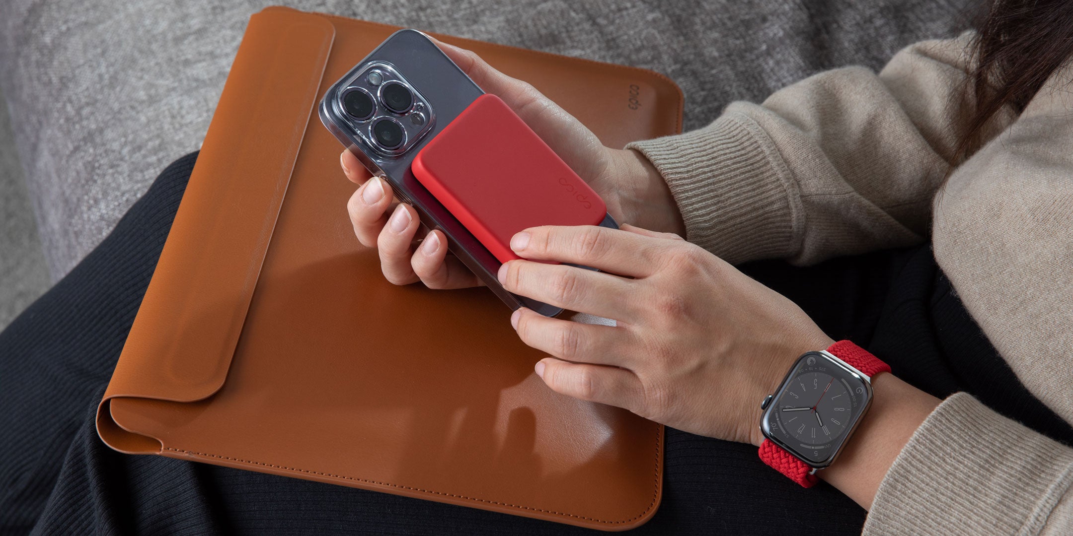 KIWIZ Leather Sleeve für Apple MacBook, Powerbank für iPhone und Apple Watch Strap