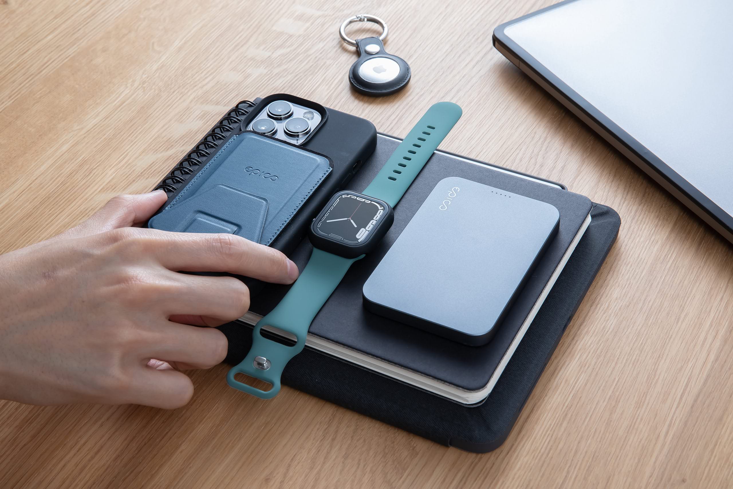 KIWIZ Case für Apple iPhone, Watch Strap und Power Bank